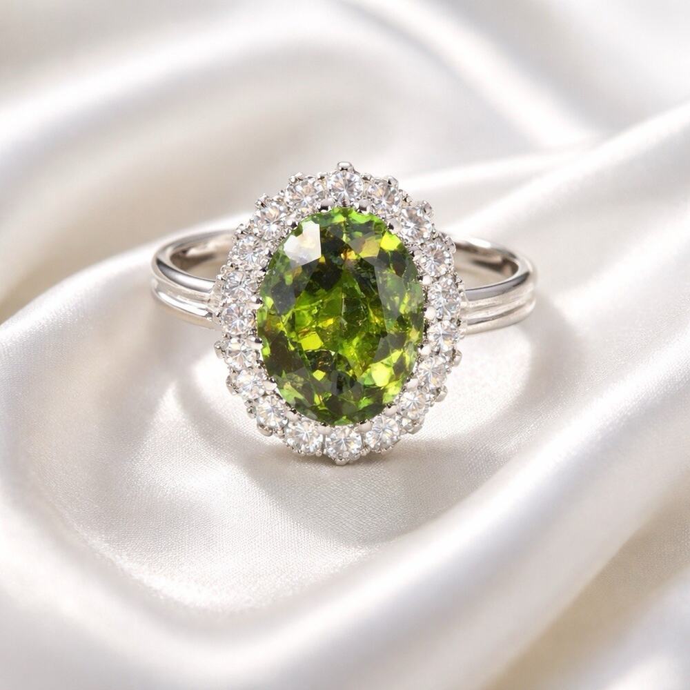 Stunning Green CZ Rhodium EP Ring Size 8